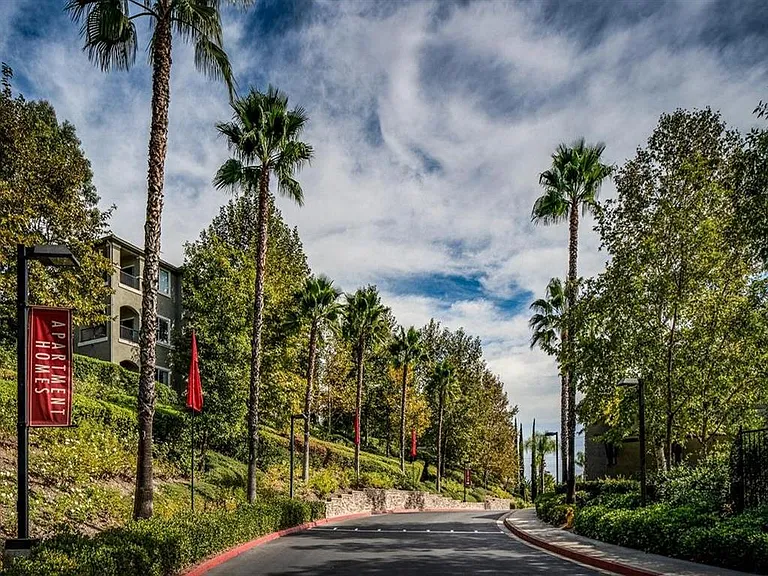 Eagle Glen Driveway