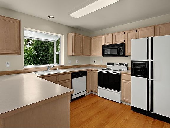 2nd image of 13009 NE 98th Pl