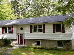 110 Ritz Dr, Dingmans Ferry, PA 18328