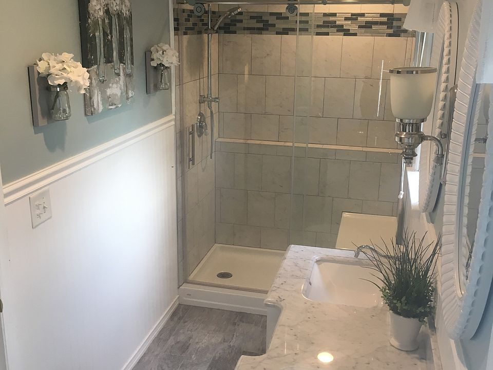  En suite bathroom 