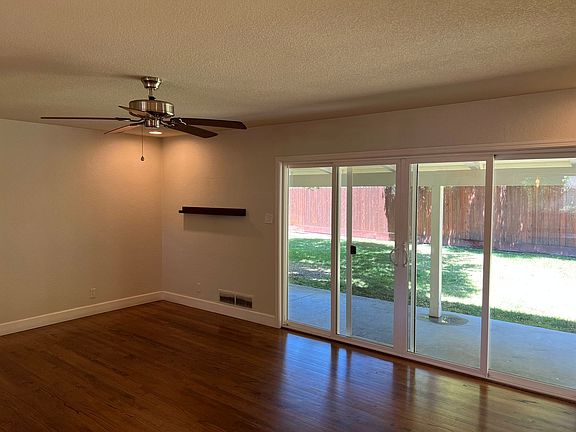 3rd image of 3115 Sierra Oaks Dr