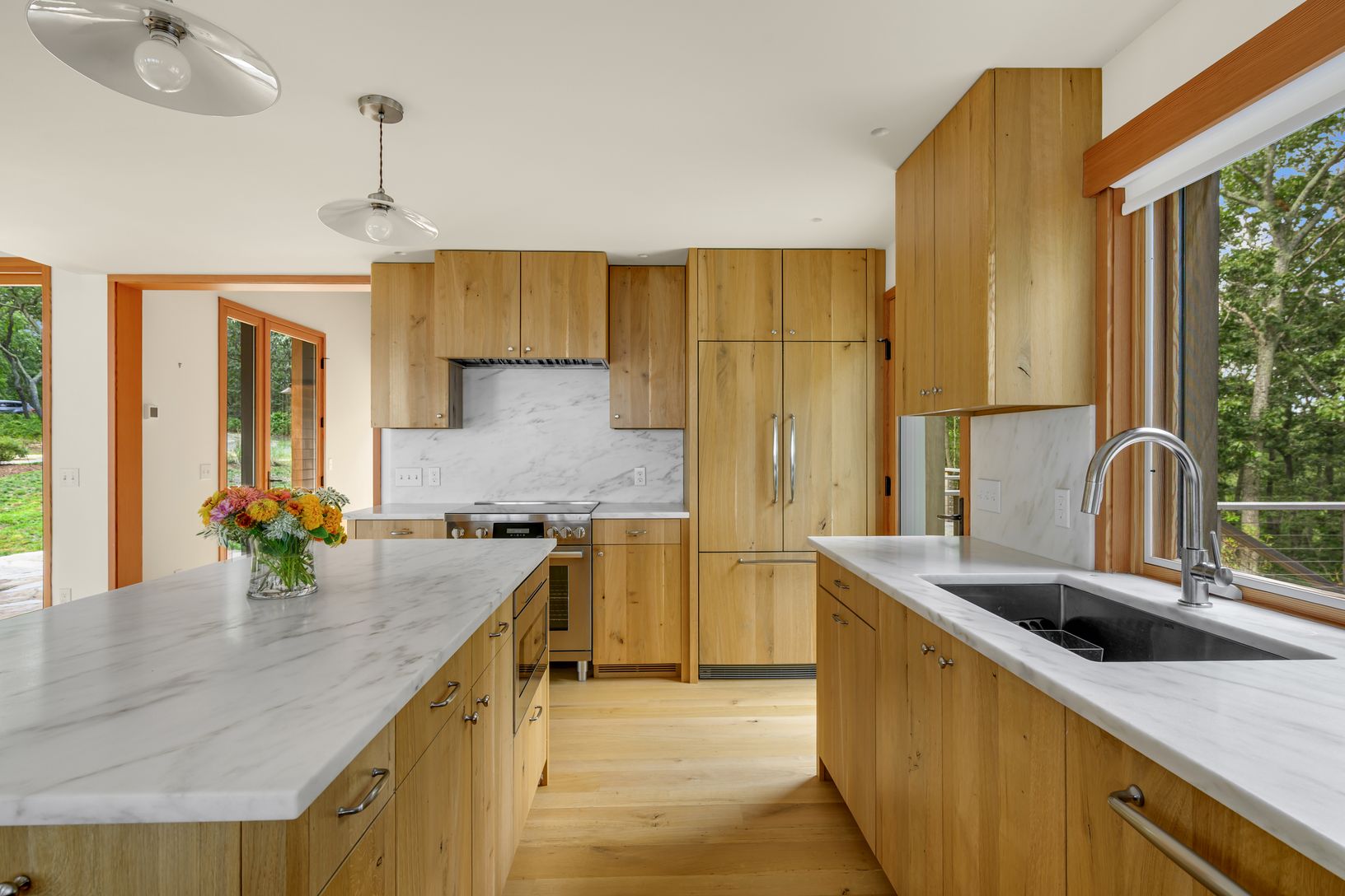  Built in refrigerator and under counter mount stainless sink and chrome faucet