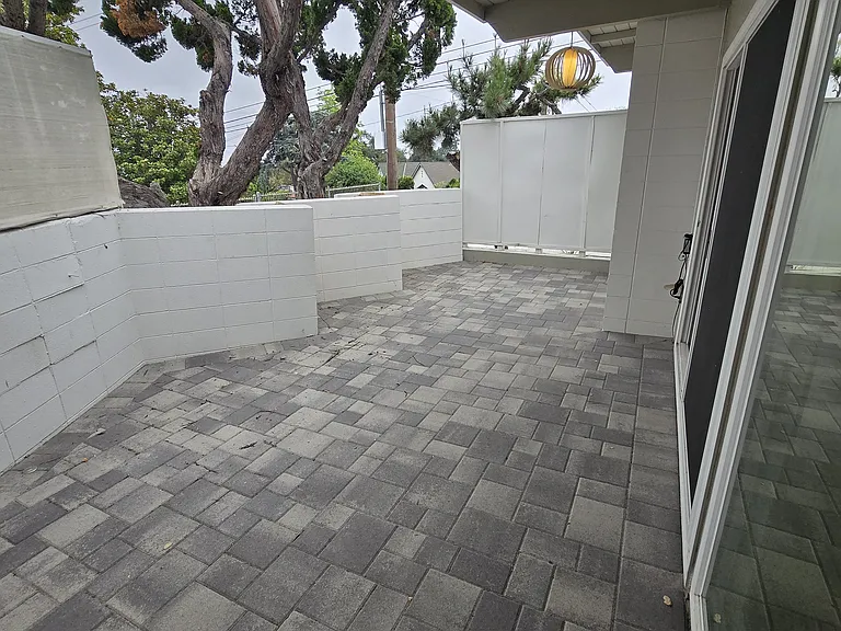 2688 Lake Ave — Photo 23