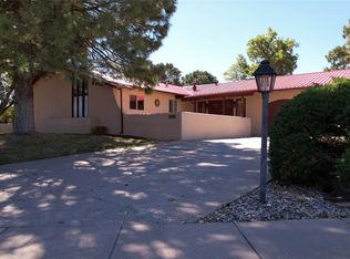 712 Meadow Ln, White Rock, NM 87547