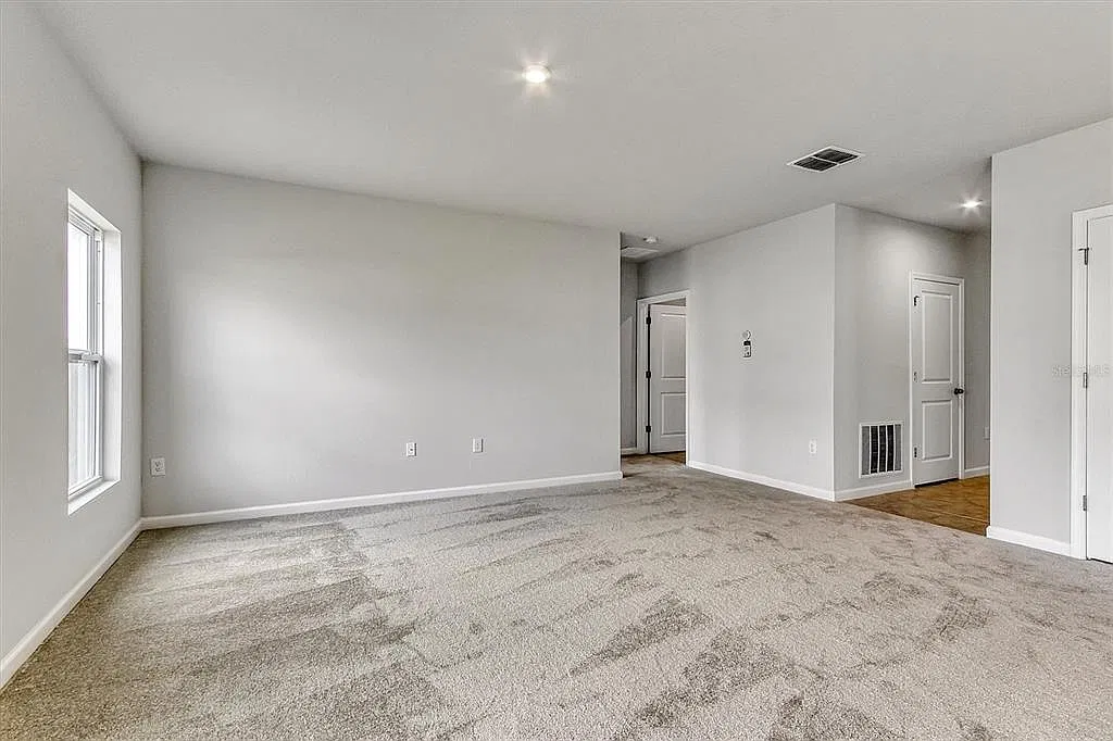 3 bed, 2.0 bath, 1312 sqft, $1,895 — Photo 3