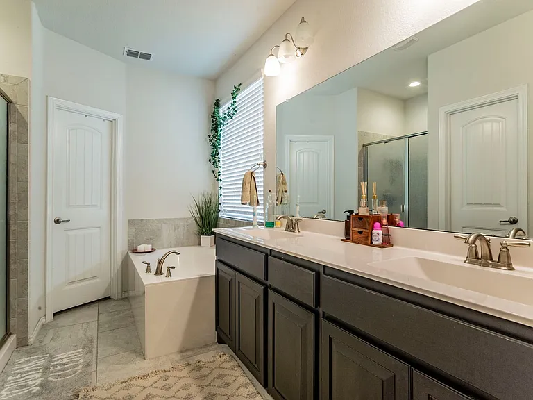 10320 Lastrup Dr — Photo 8