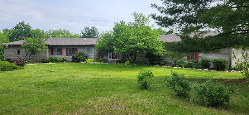 1st image of 1814 Hickory Ln