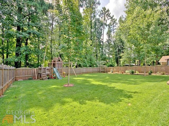 2nd image of 325 Larkspur Turn