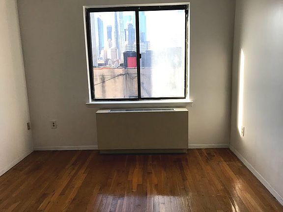3rd image of 50 Henry St APT 7B