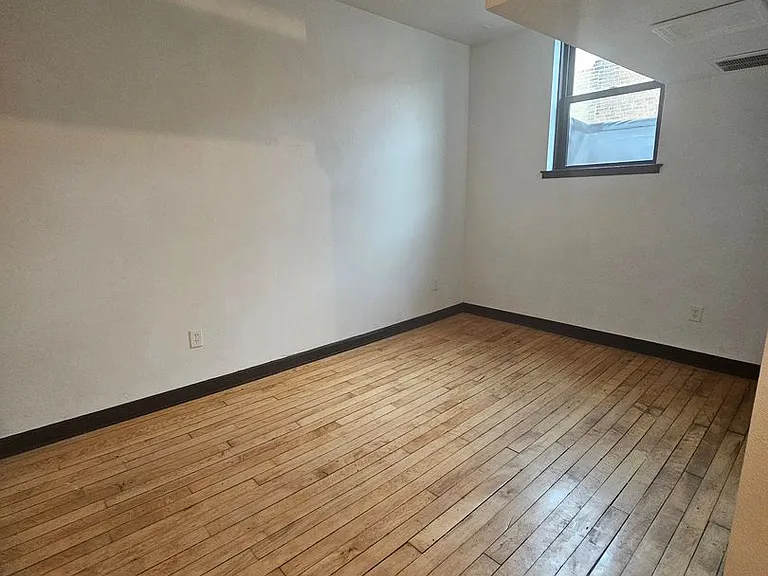 The Berm - 2001 10th Ave (24 Units Luxury Apartments) — Photo 25
