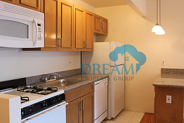 Rented by Dream Property Group LLC | media 14