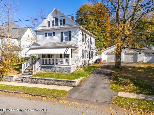 12 Wayne St, Carbondale, PA 18407