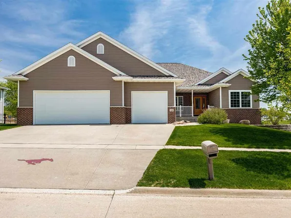 720 13th Ave SW, Mount Vernon, IA 52314