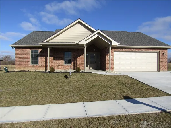 216 Goldenrod Dr, Eaton, OH 45320