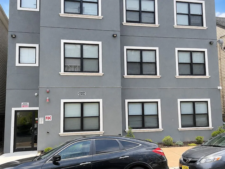 212-214 12th Ave #4