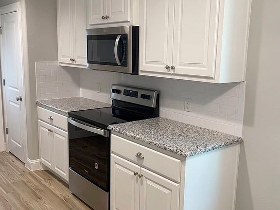 4th image of 731 Rolling Terrace Cir