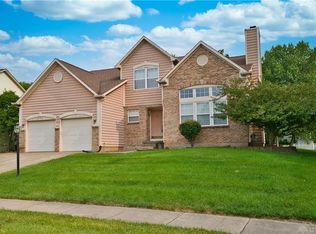 4220 Country Glen Cir, Dayton, OH 45432