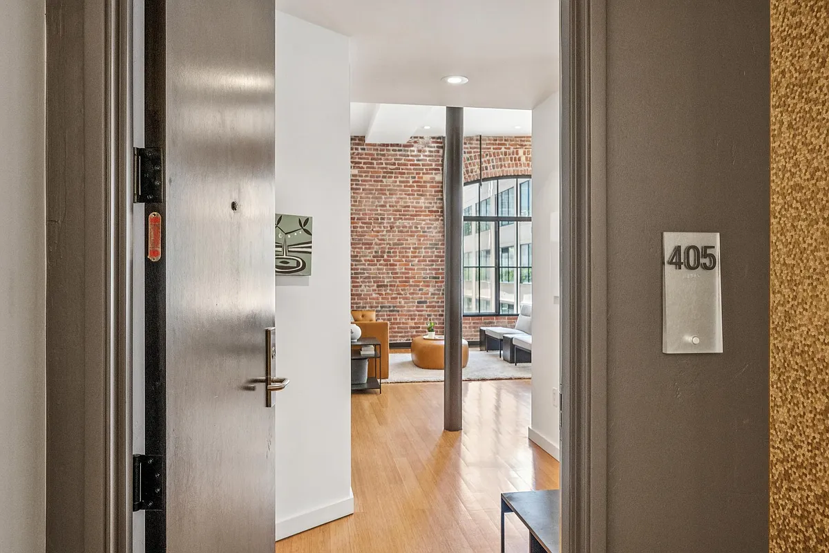 Building Photo - 16 Jessie St #405