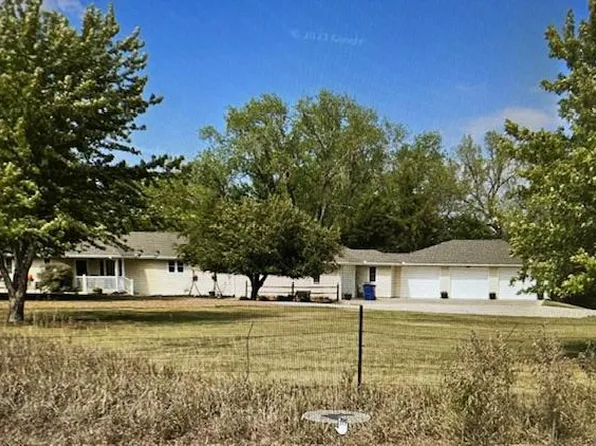 1707 Coronado Rd, Bennington, KS 67422