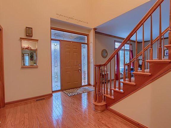 5th image of 8823 Chateau Dr NW