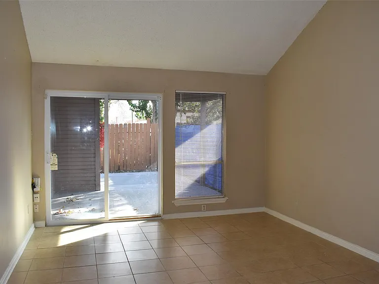 8903 Kalewood Dr — Photo 16
