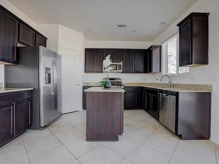 8011 S Dolphin Way — Photo 10
