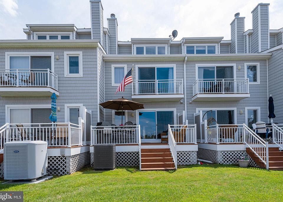 1st image of 904 Oyster Cove Dr