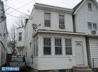 14 Church St, Camden, NJ 08105