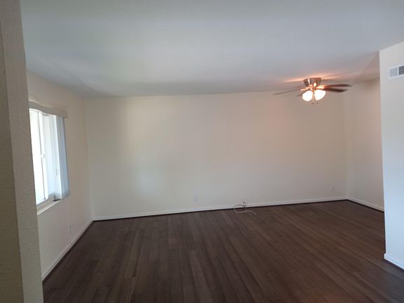 4th image of 10575 Glenview Ave
