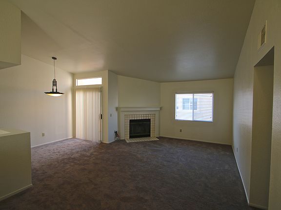 5th image of 25142 Steinbeck Ave Unit G