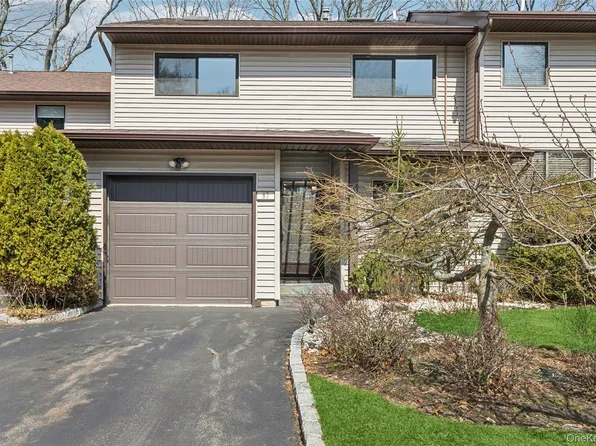 87 Northgate Circle, Melville, NY 11747