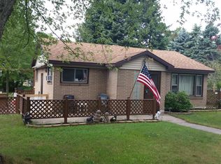 711 N Lavinia St, Ludington, MI 49431