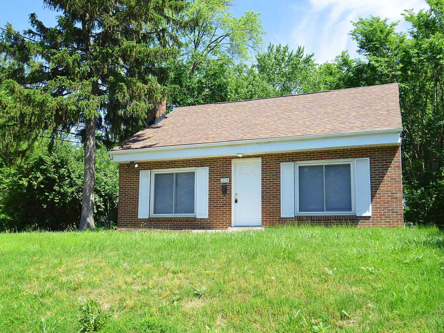 1334 Clinton St photo 1
