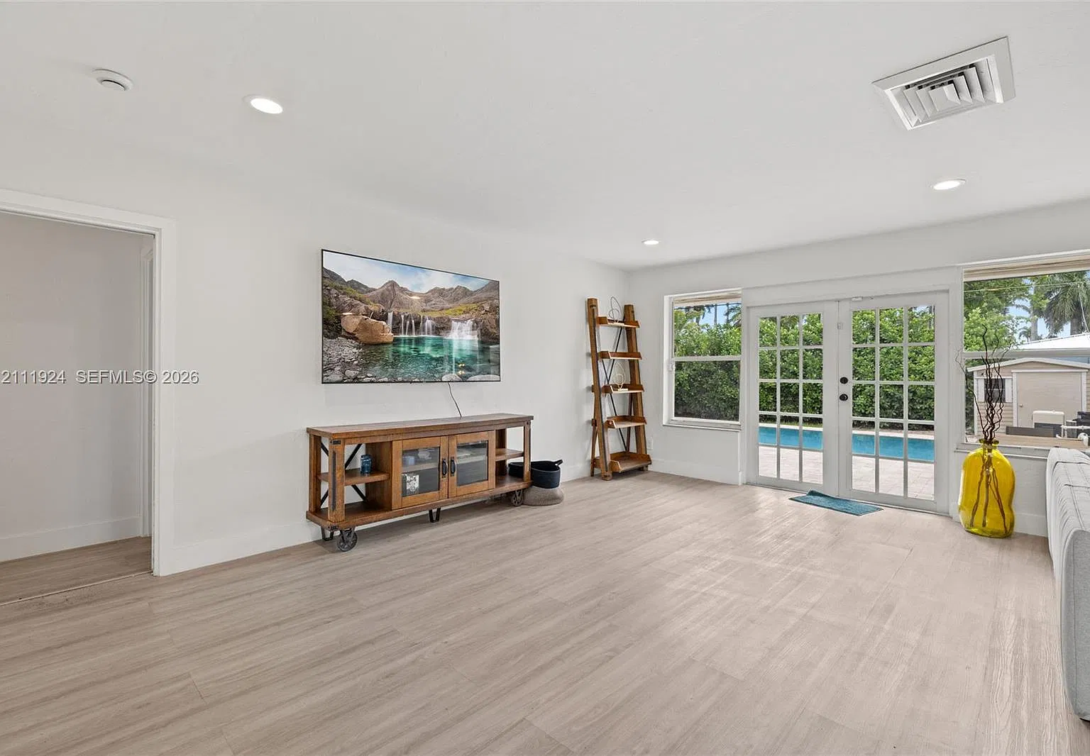 Hollywood Lakes Section — Photo 4