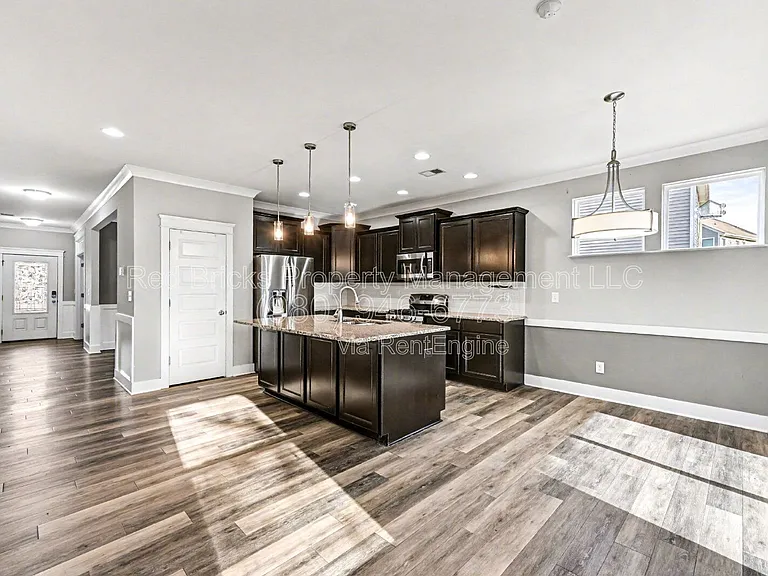 149 Kingston Dr — Photo 9