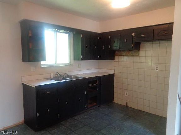 5th image of 14665 Janice Dr