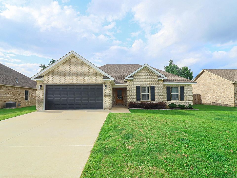 1st image of 303 Stella Dr