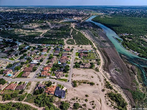 3rd image of 1763 Rio Rd.