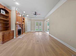 2121 Springstone Dr, Baton Rouge, LA 70810