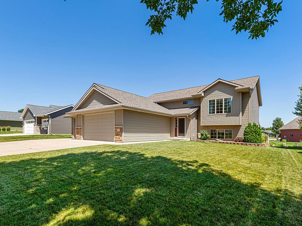 1st image of 228 Creekside Dr