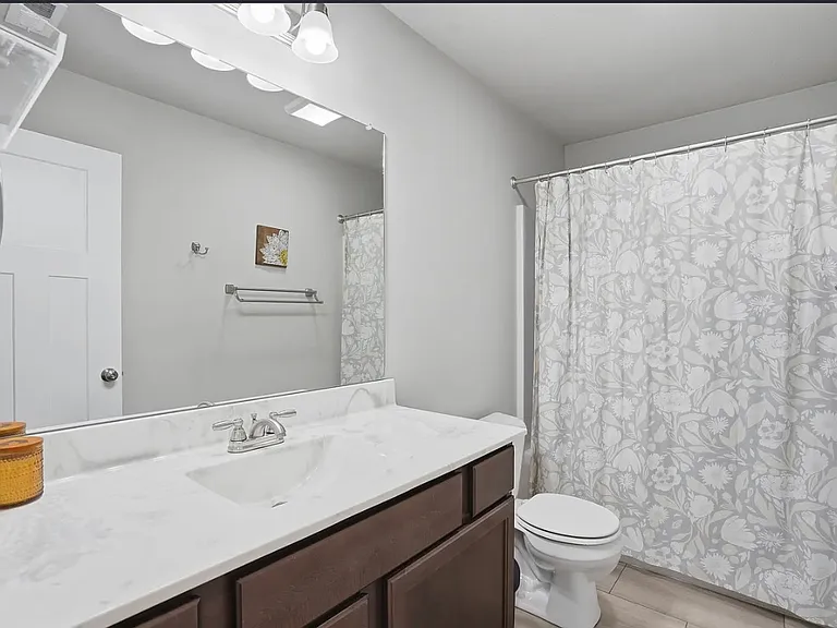 725 17th St SE — Photo 11