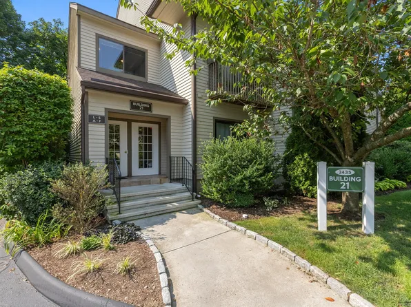 2435 Bedford Street #21-E, Stamford, CT 06905