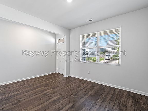 4th image of 504 Myrtle Crst