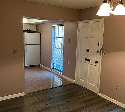 5th image of 1015 De Soto Dr