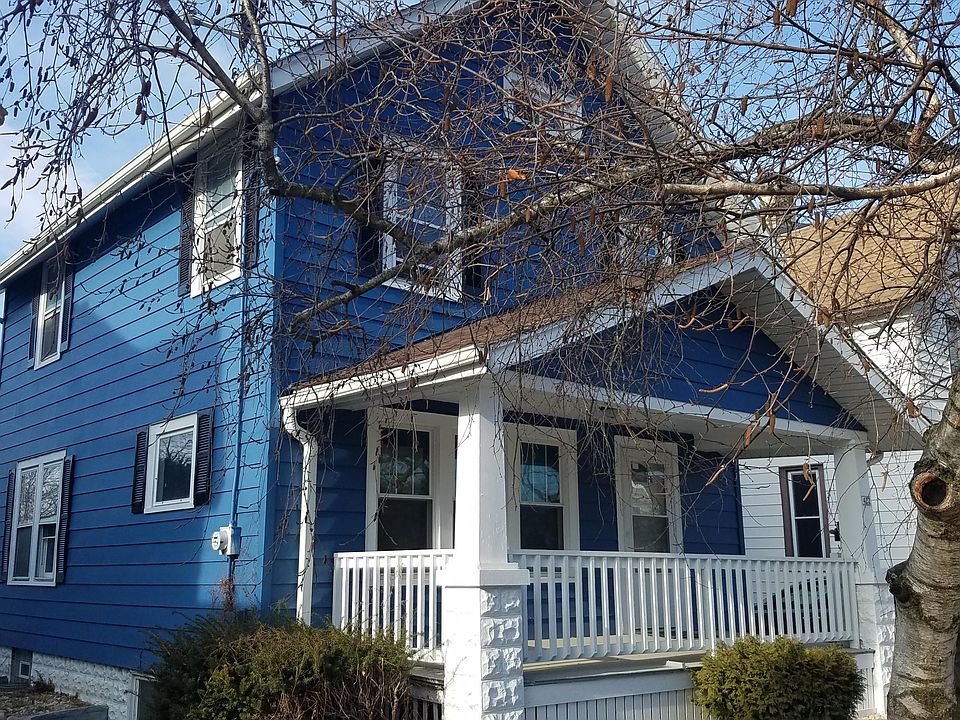 1st image of 422 Lake St