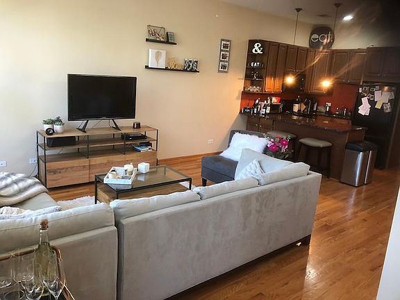 5th image of 2620 N Dayton St APT 3F