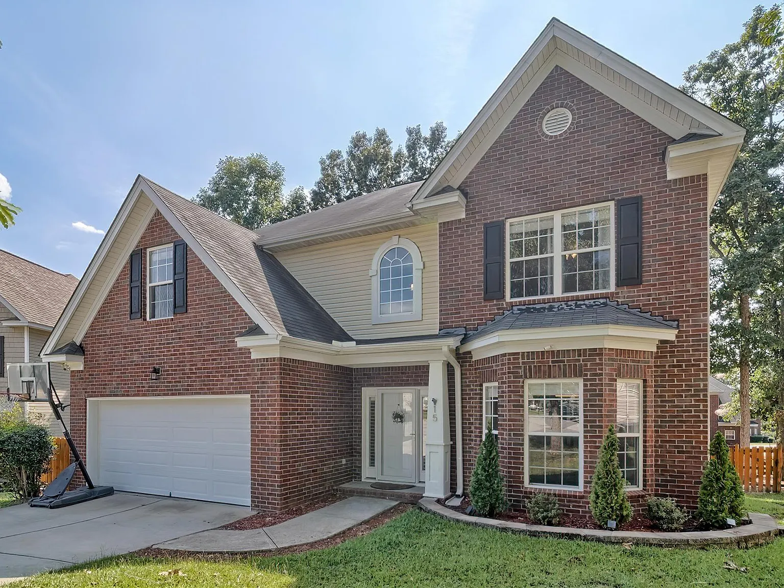 5 bed, 2719 sqft, $3,000 — Photo 3