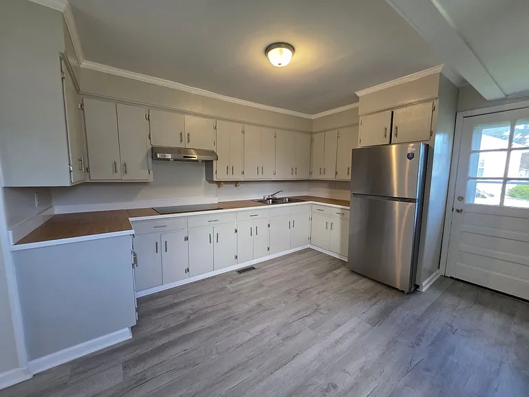 2266 Onslow Dr — Photo 6