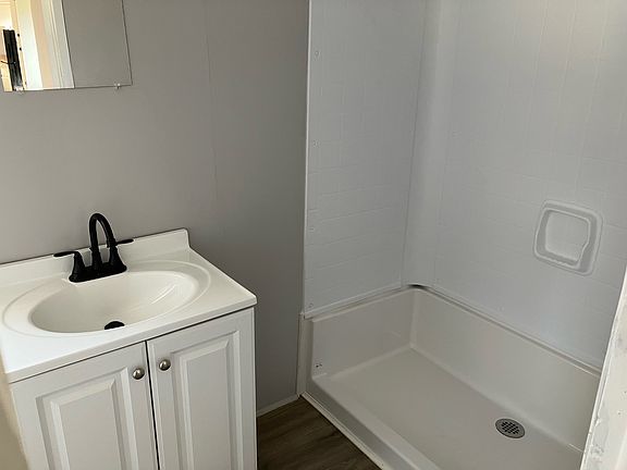 3rd image of 1185 Hawthorne Dr