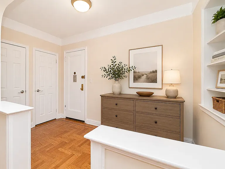 124 E 24th St #5K — Photo 2